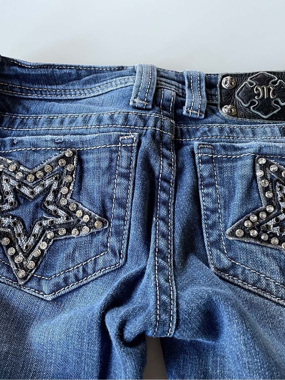 Miss Me Rhinestone Star Embellished Low Rise Jeans size 25, 30 inseam